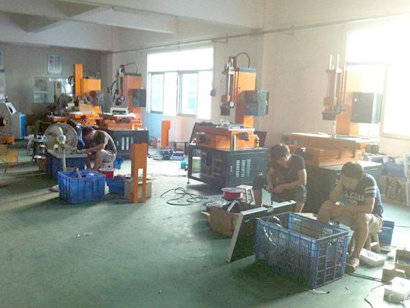 細(xì)孔放電機(jī)